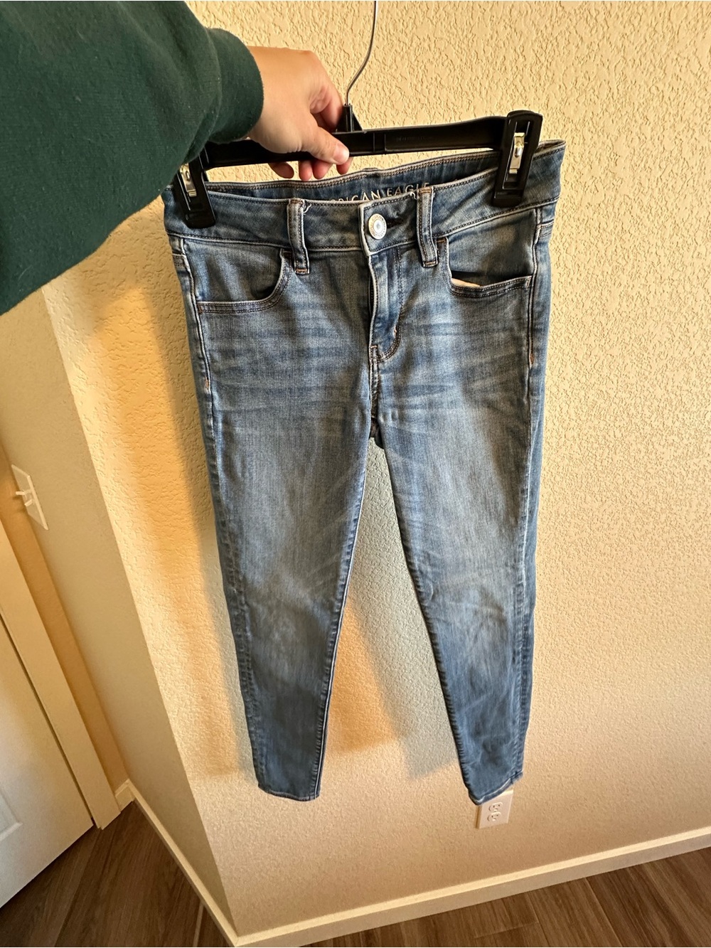 American Eagle Outfitters Women's Light Wash Skinny Jeans